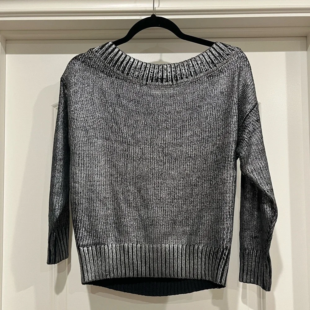 Revolve🖤Sweater - Picture 4 of 4